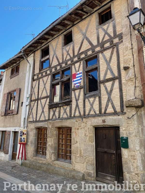 Maison à PARTHENAY