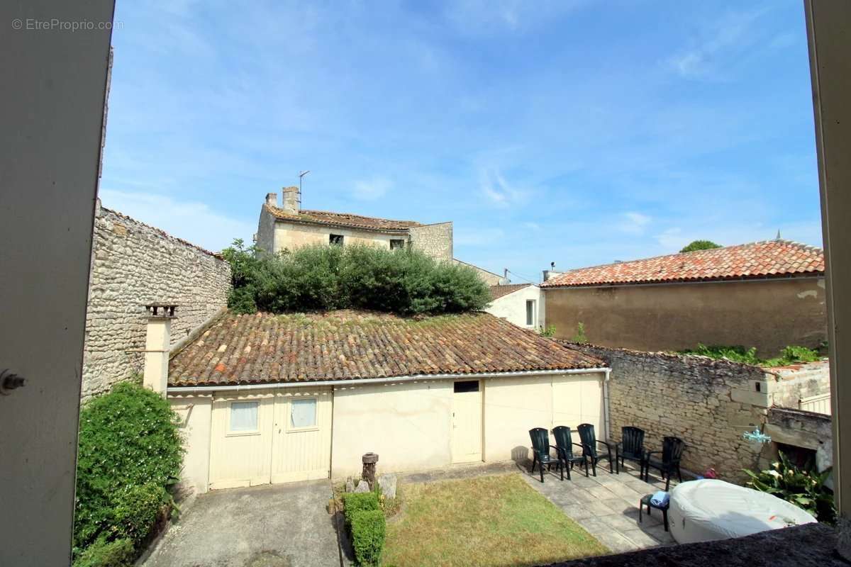 Maison à SAINT-FORT-SUR-GIRONDE