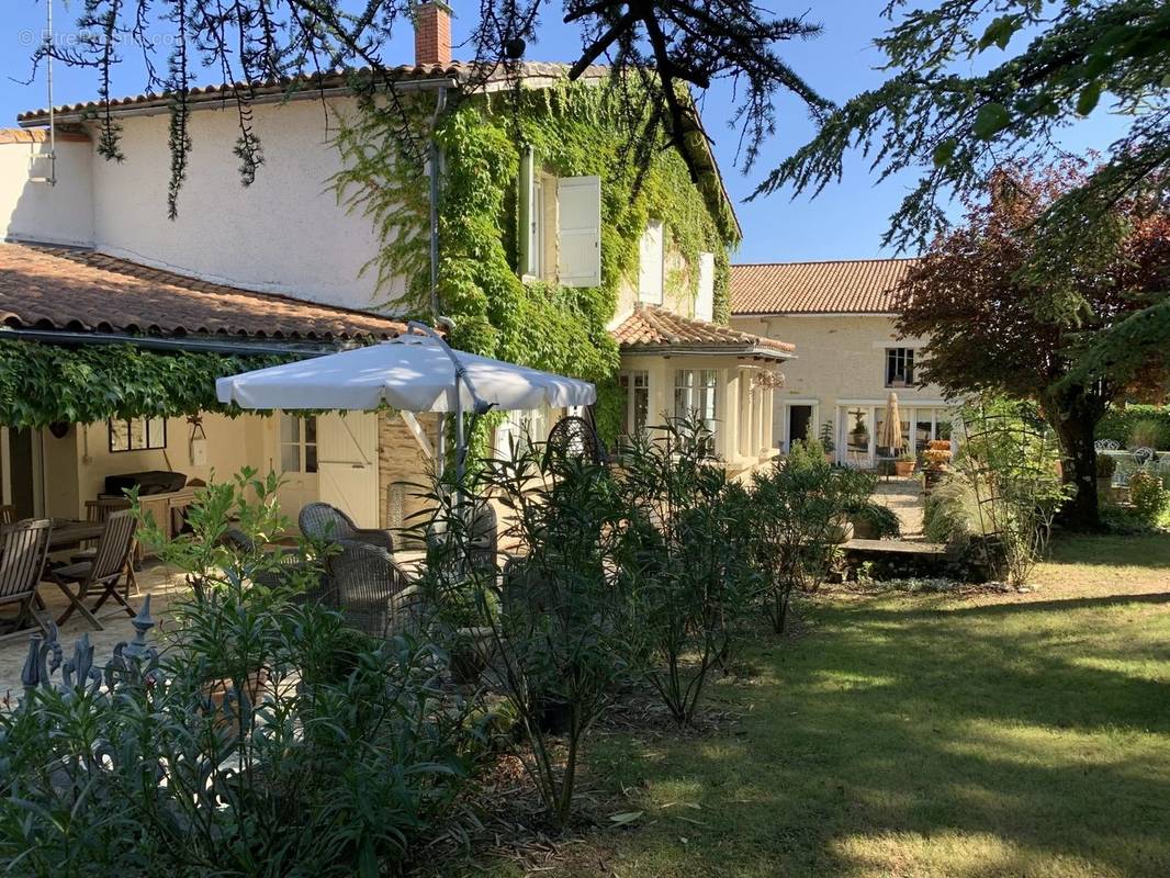 Maison à SAINT-AMANT-DE-BOIXE