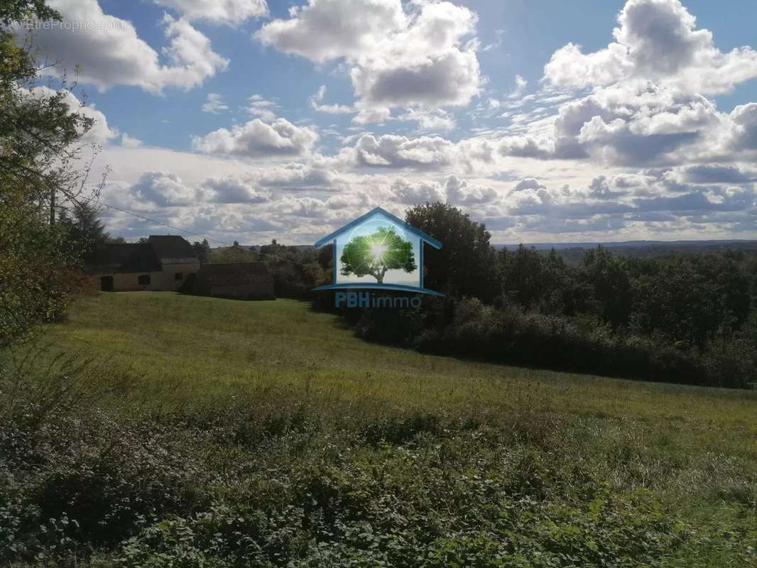 Terrain à SARLAT-LA-CANEDA