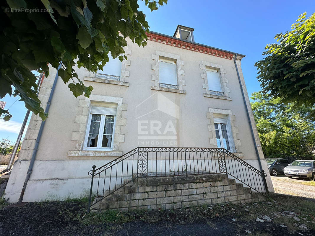 Appartement à MONTGIVRAY