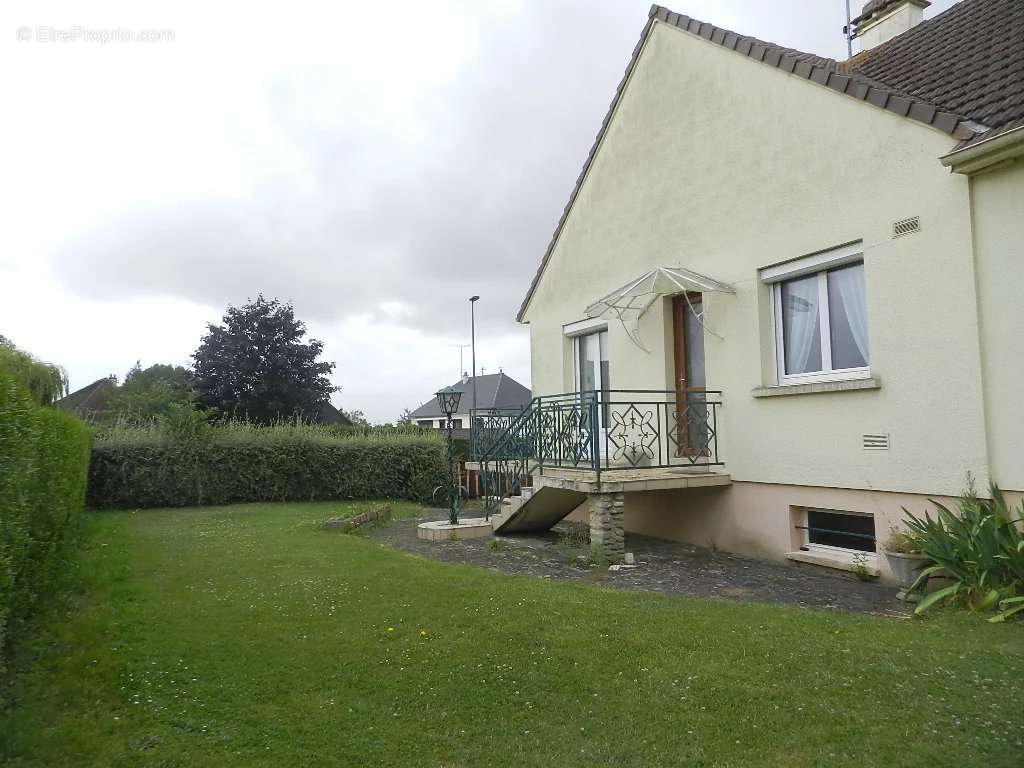 Maison à SAINT-PIERRE-SUR-DIVES