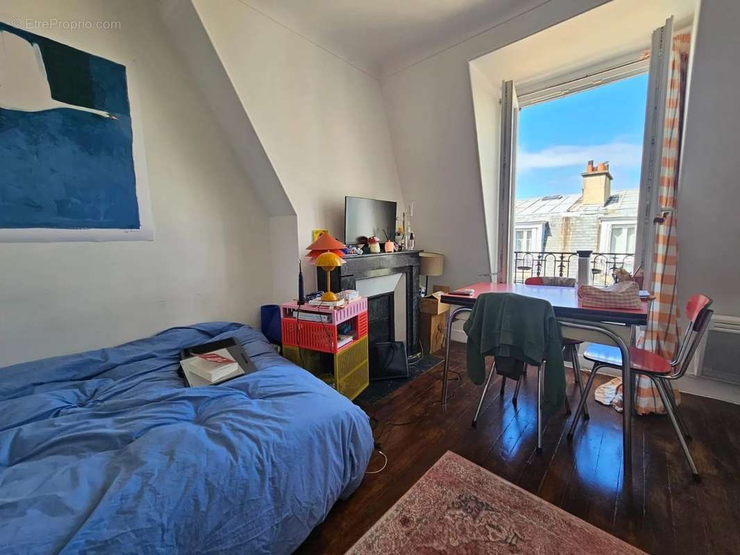 Appartement à NEUILLY-SUR-SEINE