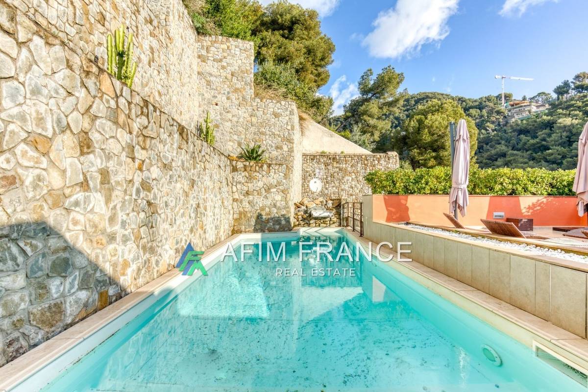 Appartement à ROQUEBRUNE-CAP-MARTIN