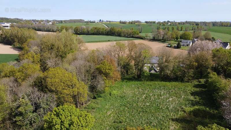 Terrain à TREVRON