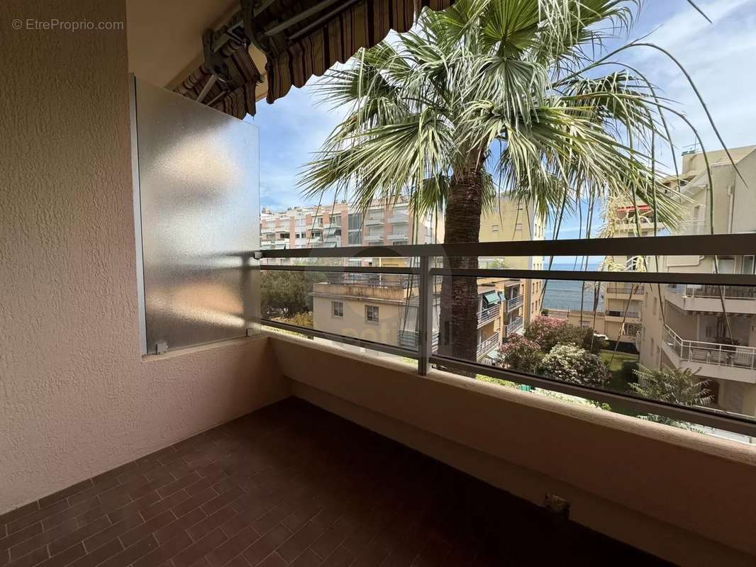 Appartement à ROQUEBRUNE-CAP-MARTIN