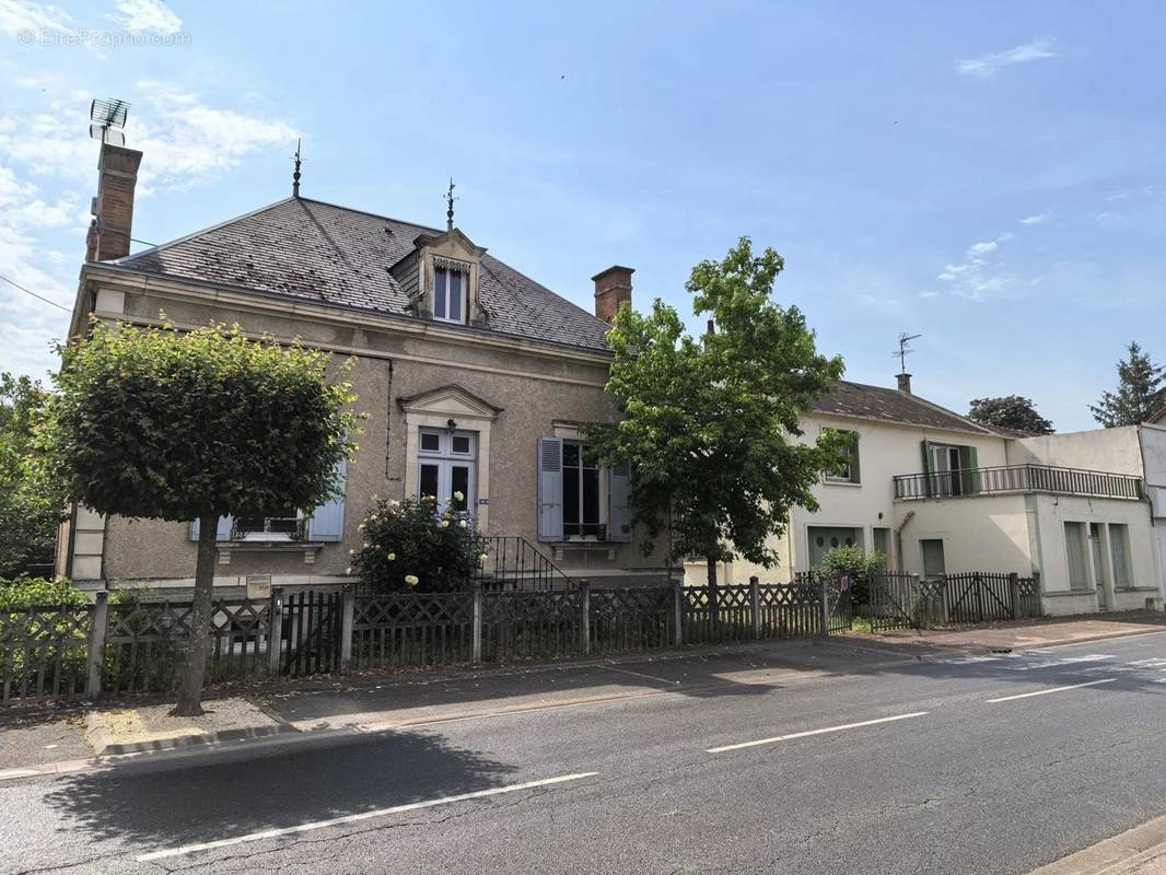 Maison à CERCY-LA-TOUR