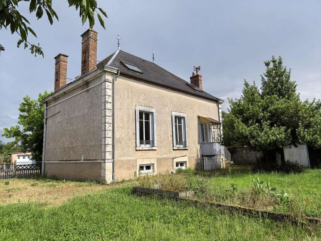 Maison à CERCY-LA-TOUR