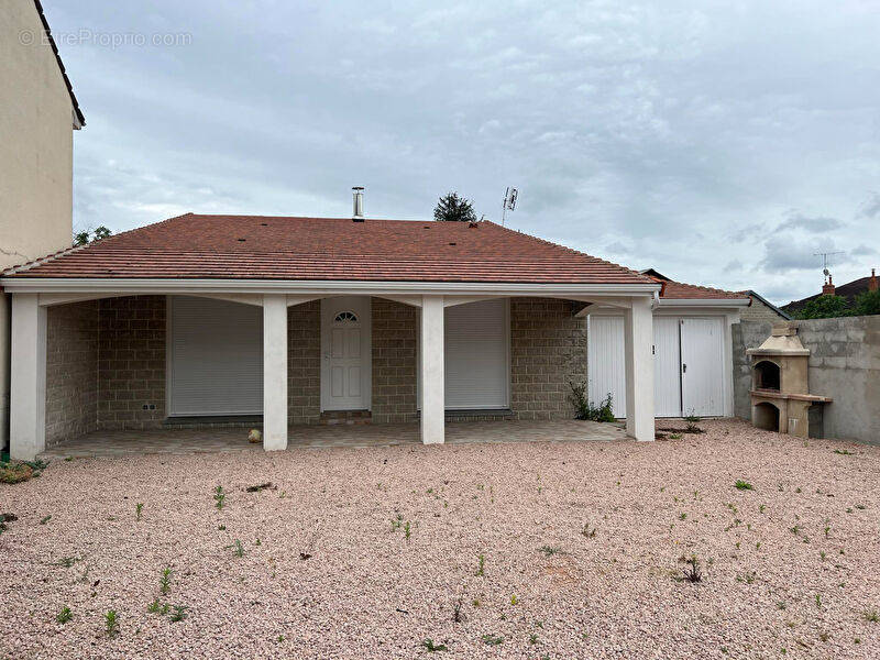 Maison à MONTLUCON