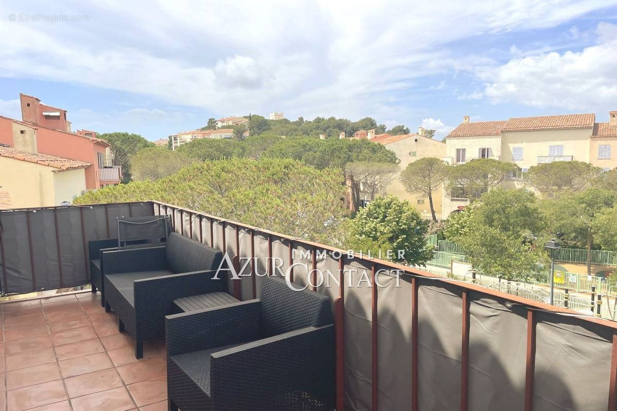 Appartement à MOUGINS