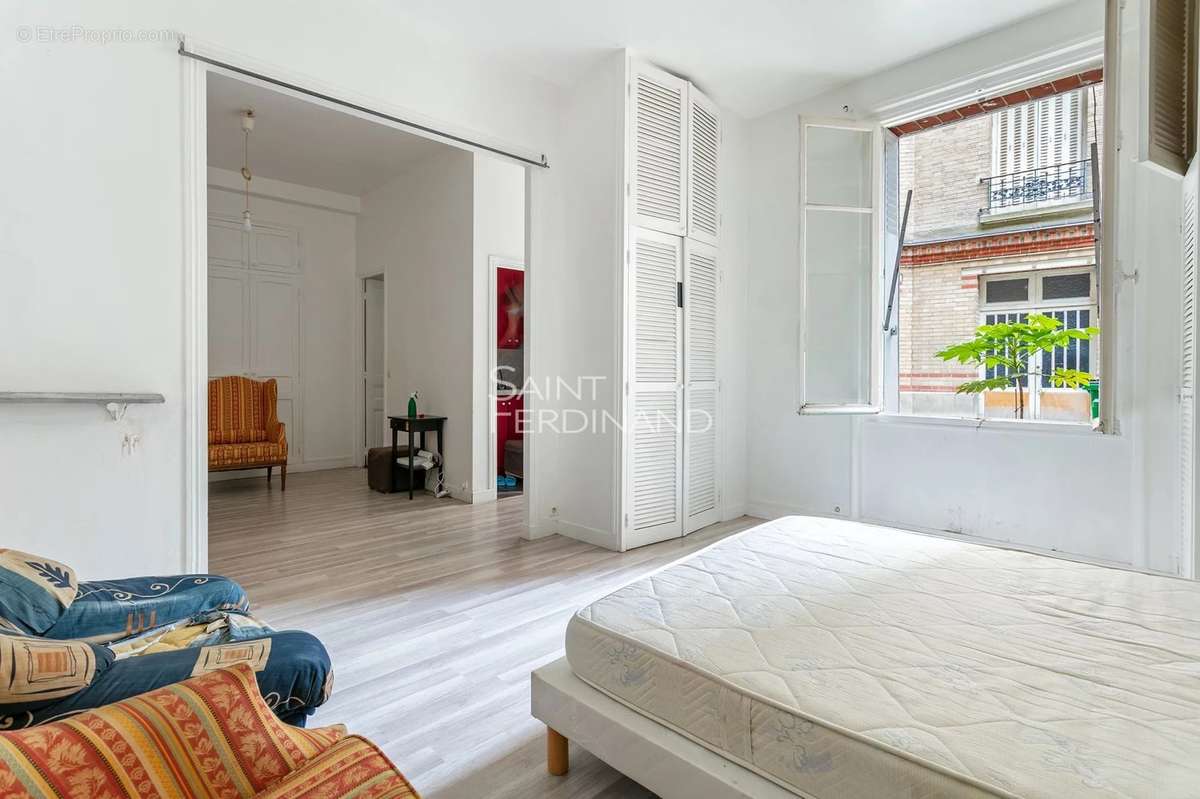 Appartement à PARIS-17E