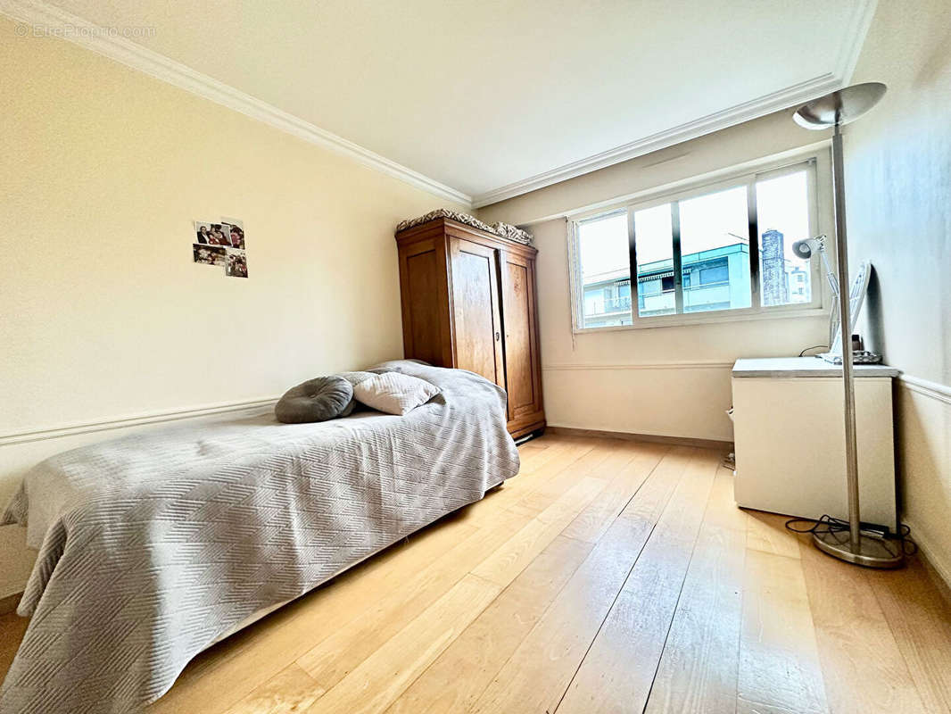 Appartement à PARIS-19E