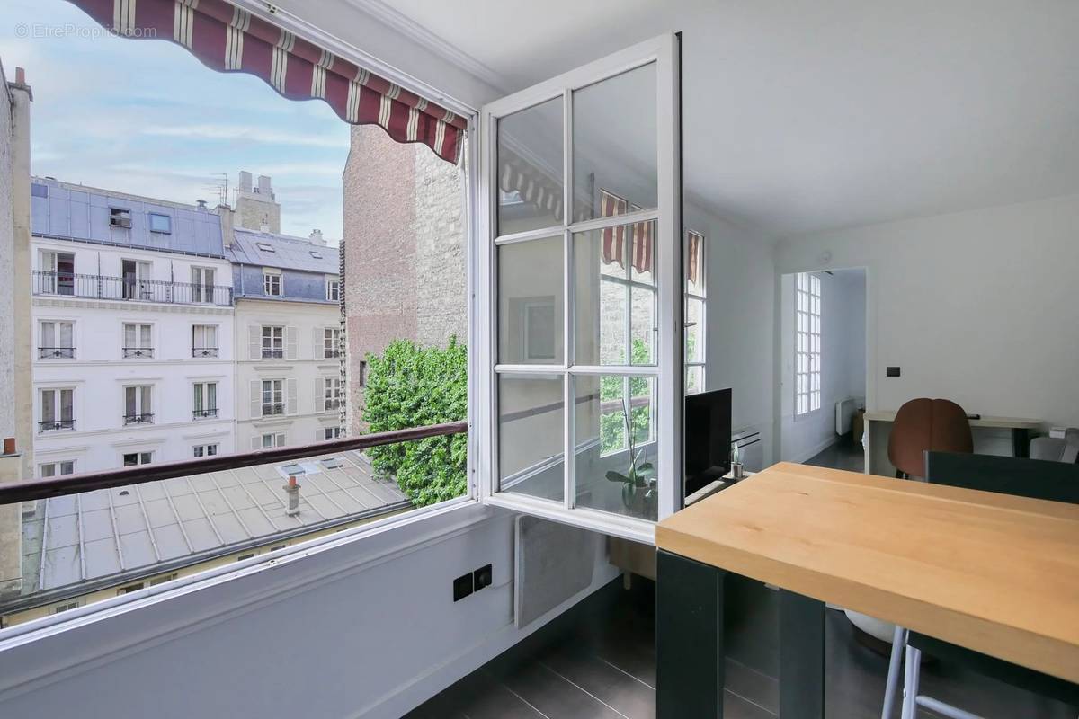 Appartement à PARIS-17E