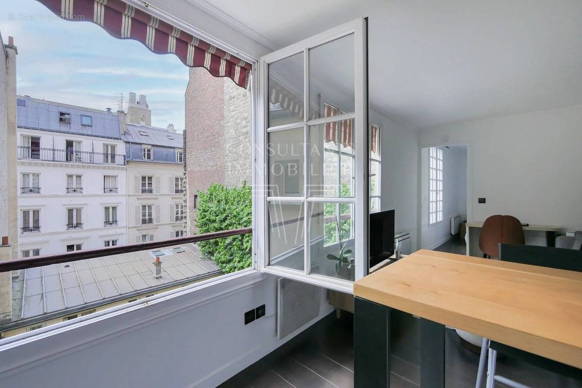 Appartement à PARIS-17E