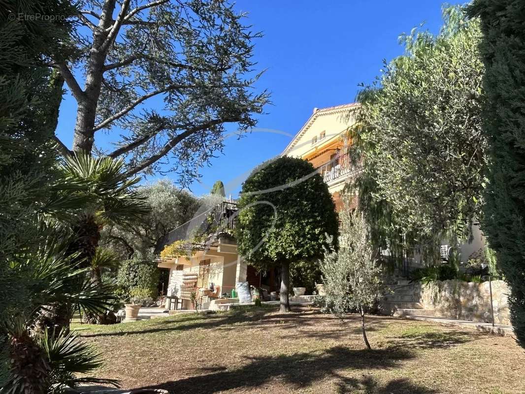 Maison à ROQUEBRUNE-CAP-MARTIN