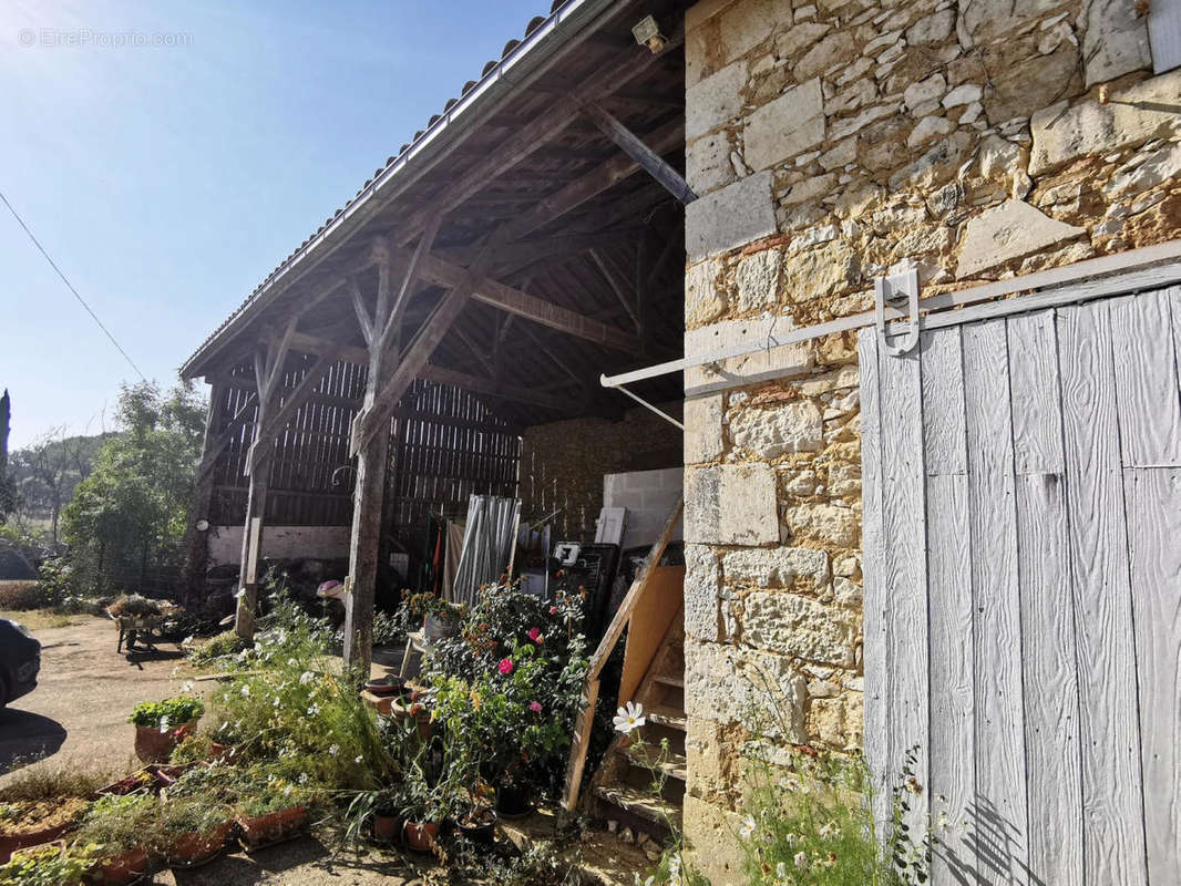 hangar - Maison à CASTERA-VERDUZAN