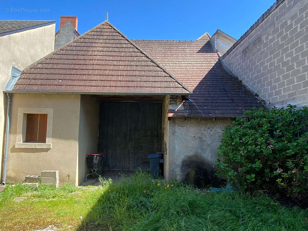 Maison à SAINT-AMAND-MONTROND