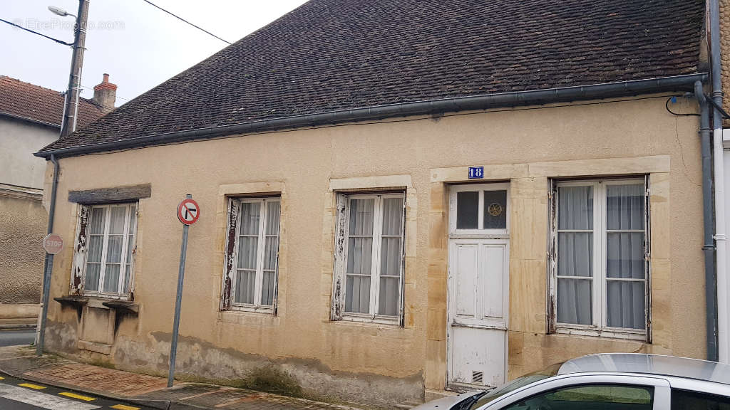 Maison à SAINT-AMAND-MONTROND