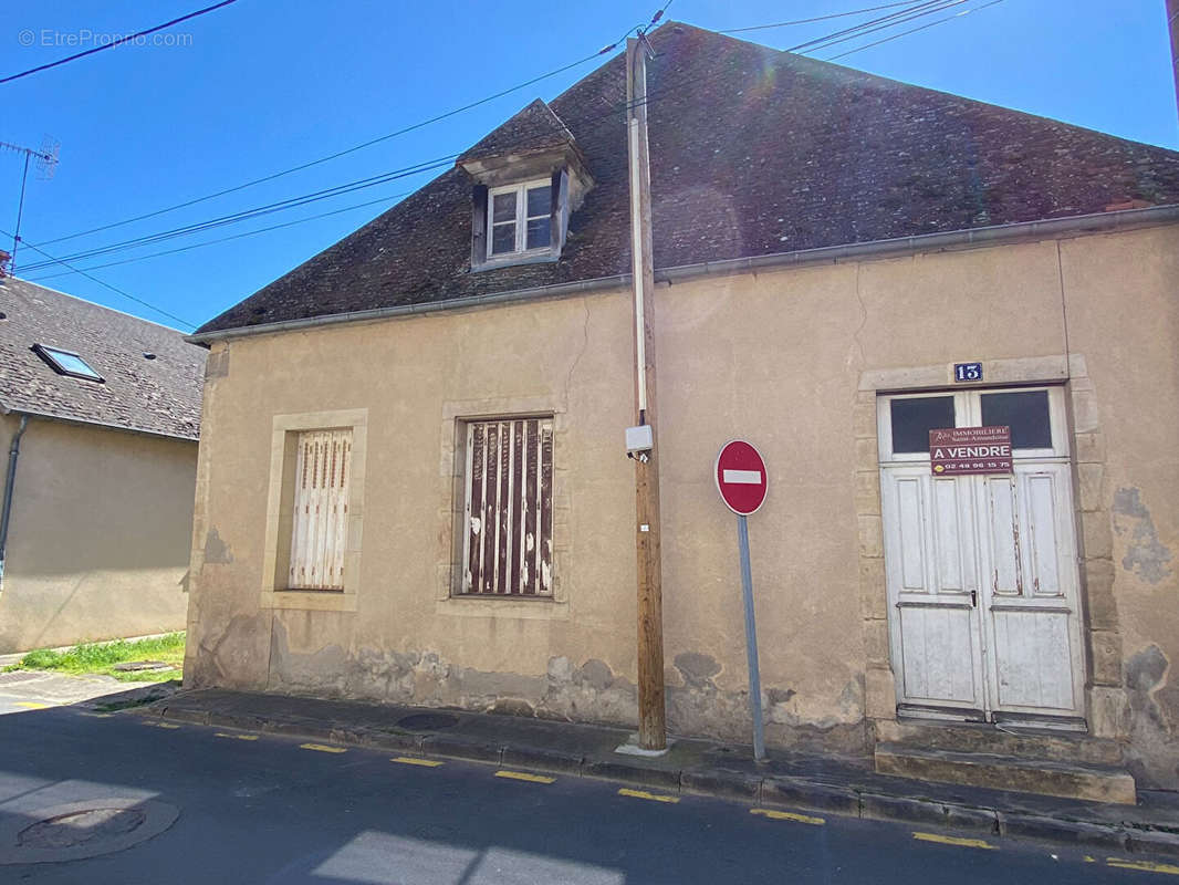 Maison à SAINT-AMAND-MONTROND