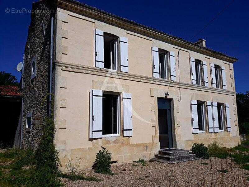 Maison à ASNIERES-LA-GIRAUD