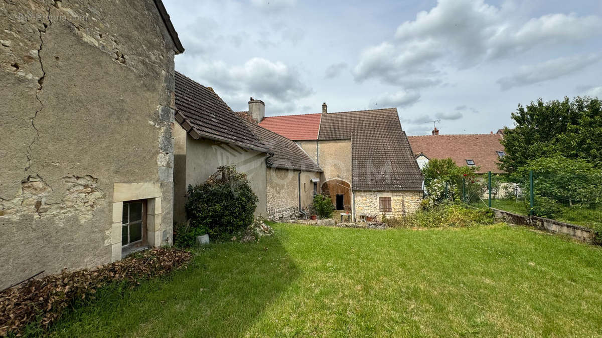 Maison à LA CHARITE-SUR-LOIRE