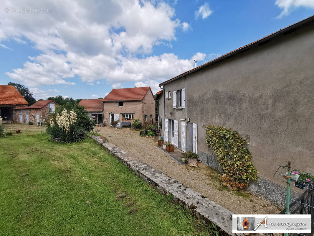 Maison à ANDELAROCHE