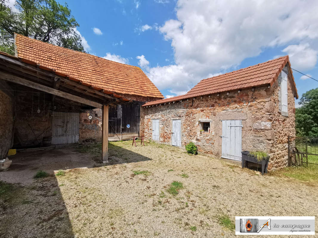 Maison à ANDELAROCHE