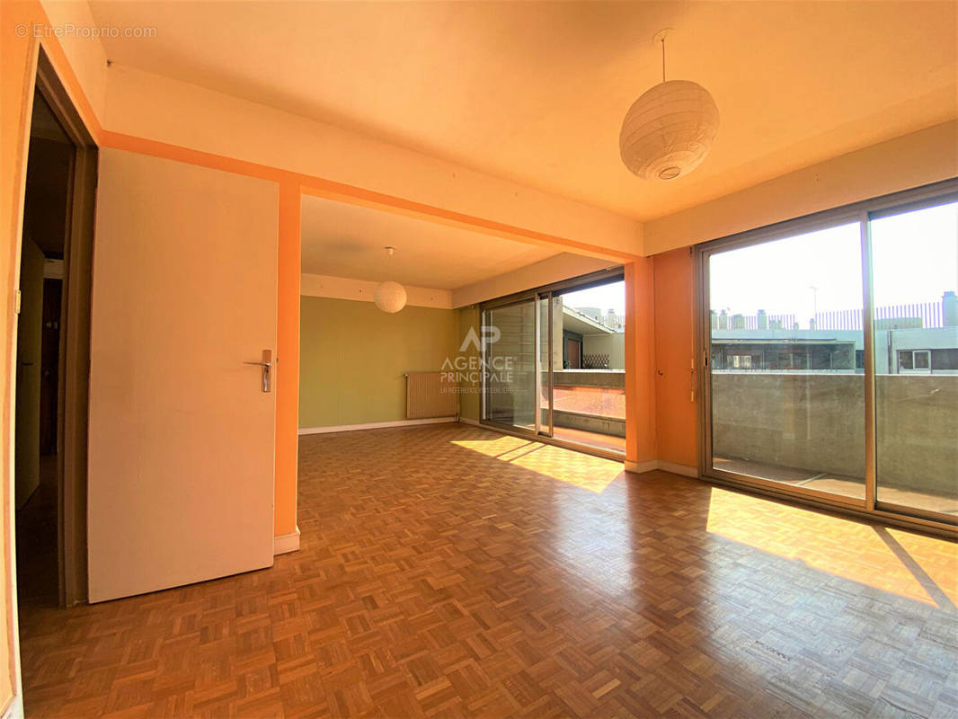 Appartement à NANTERRE