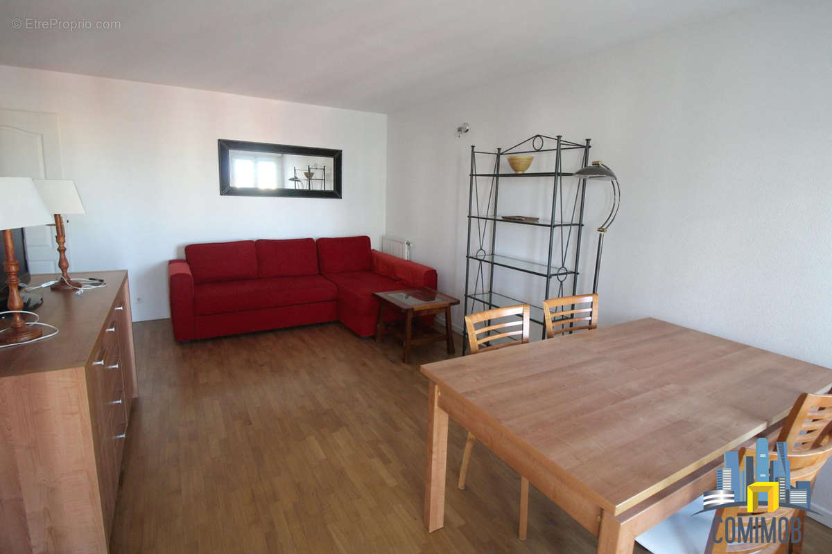 Appartement à COURBEVOIE