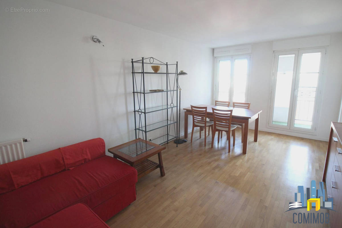 Appartement à COURBEVOIE