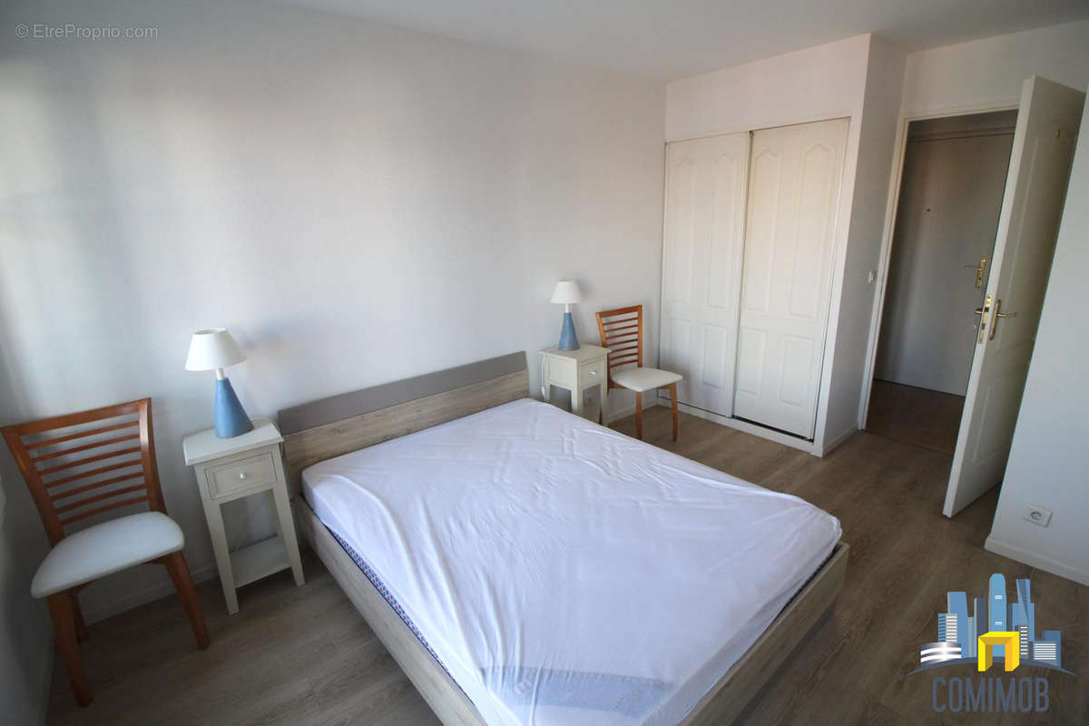 Appartement à COURBEVOIE