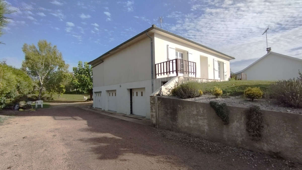 Maison à LIGUEIL