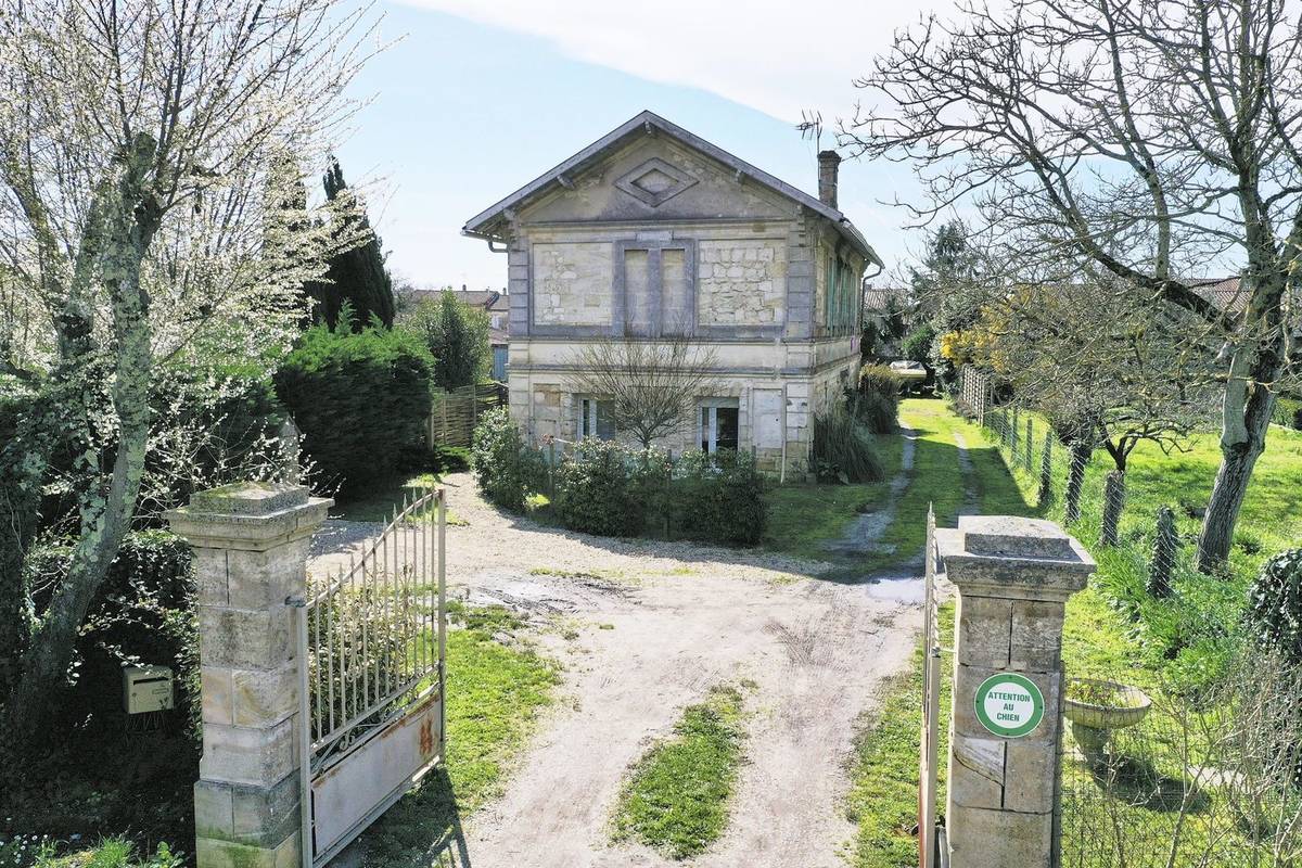 Maison à SAINT-JULIEN-BEYCHEVELLE