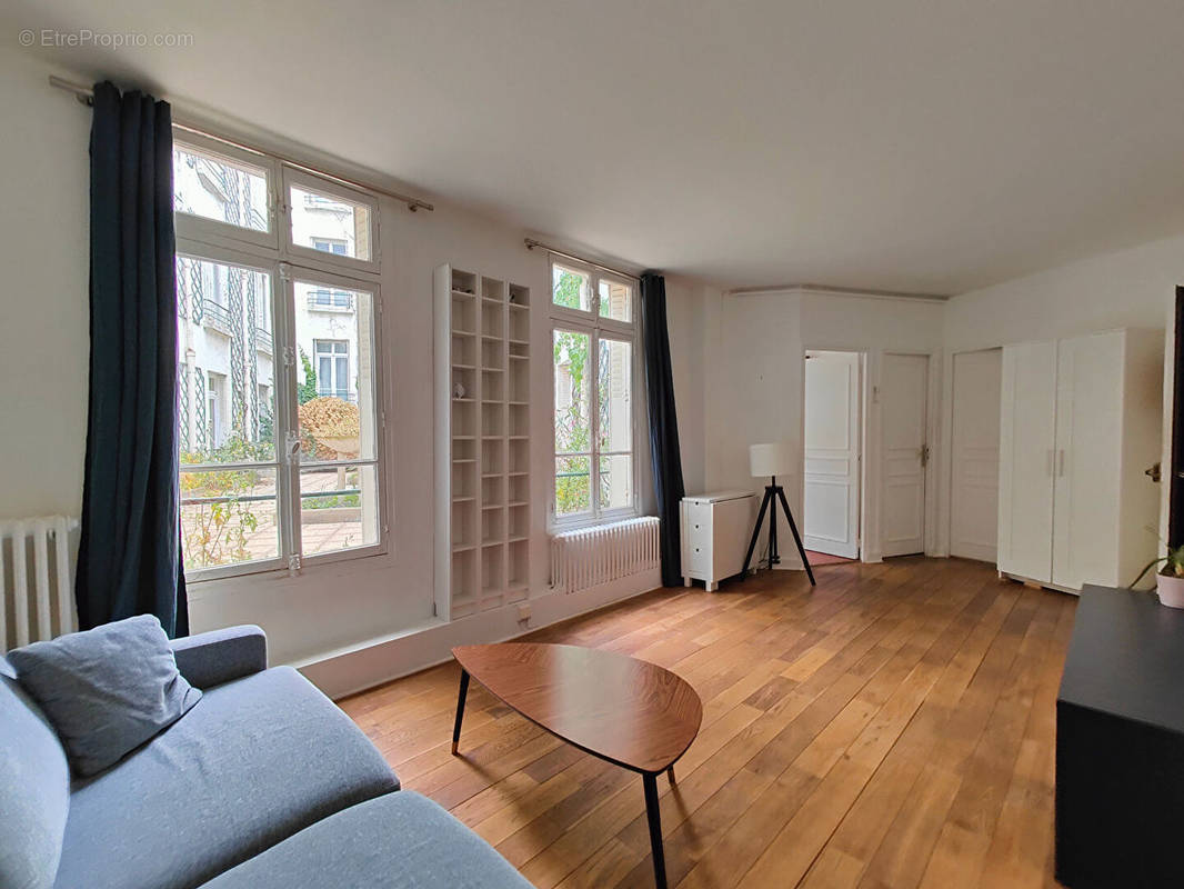 Appartement à PARIS-7E