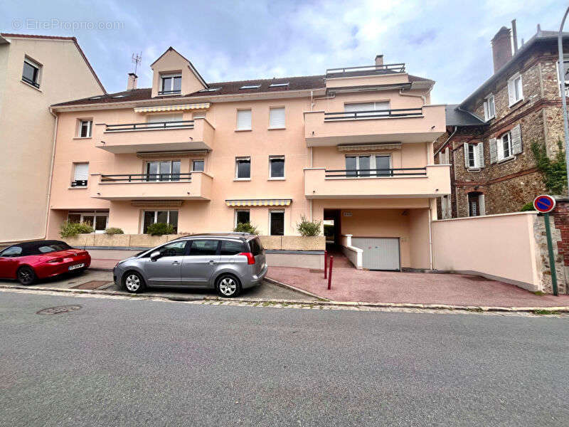 Appartement à JOUY-EN-JOSAS