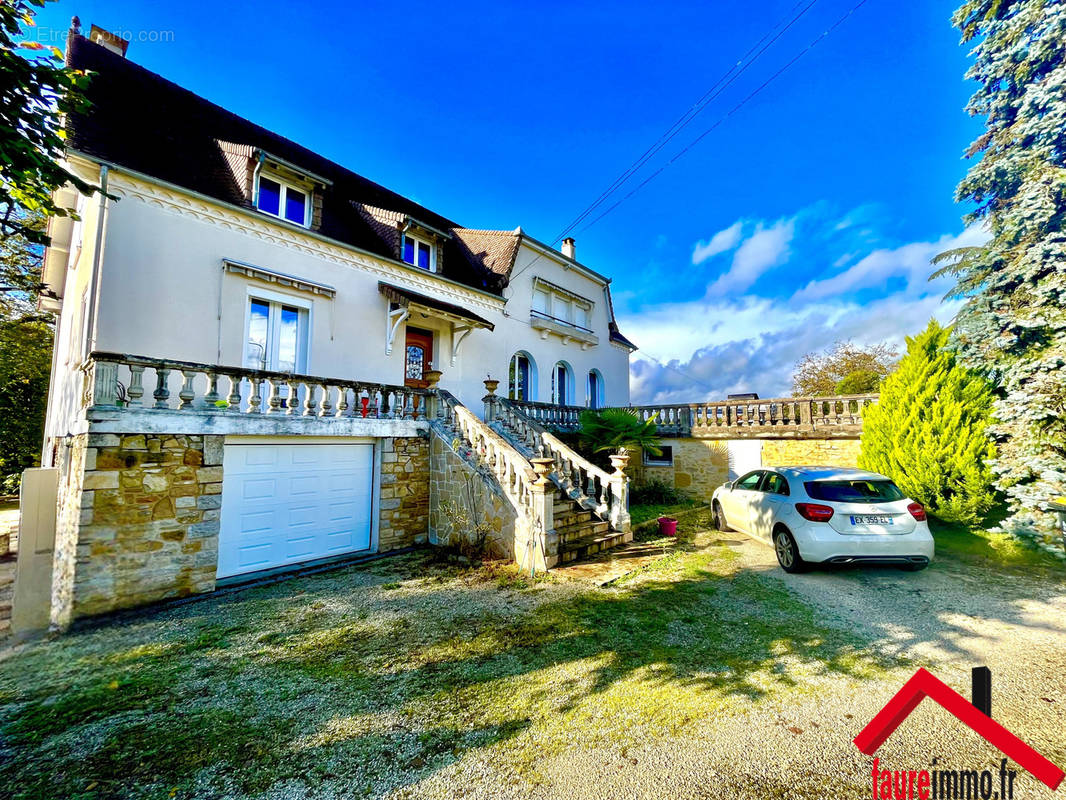 Maison à TERRASSON-LAVILLEDIEU