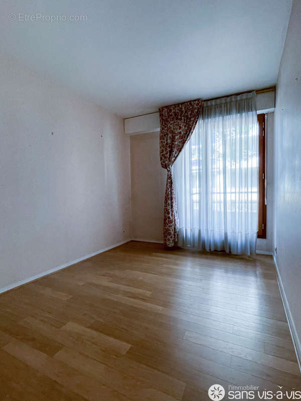 Appartement à SURESNES