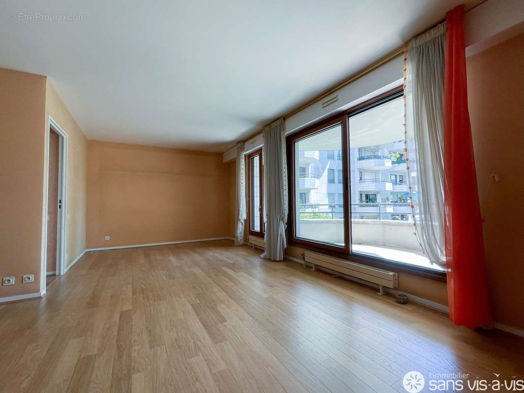 Appartement à SURESNES