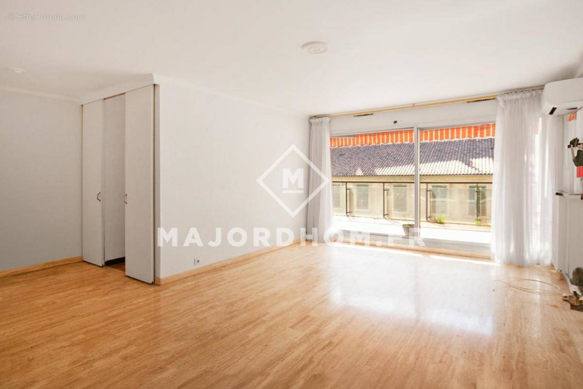 Appartement à MARSEILLE-6E