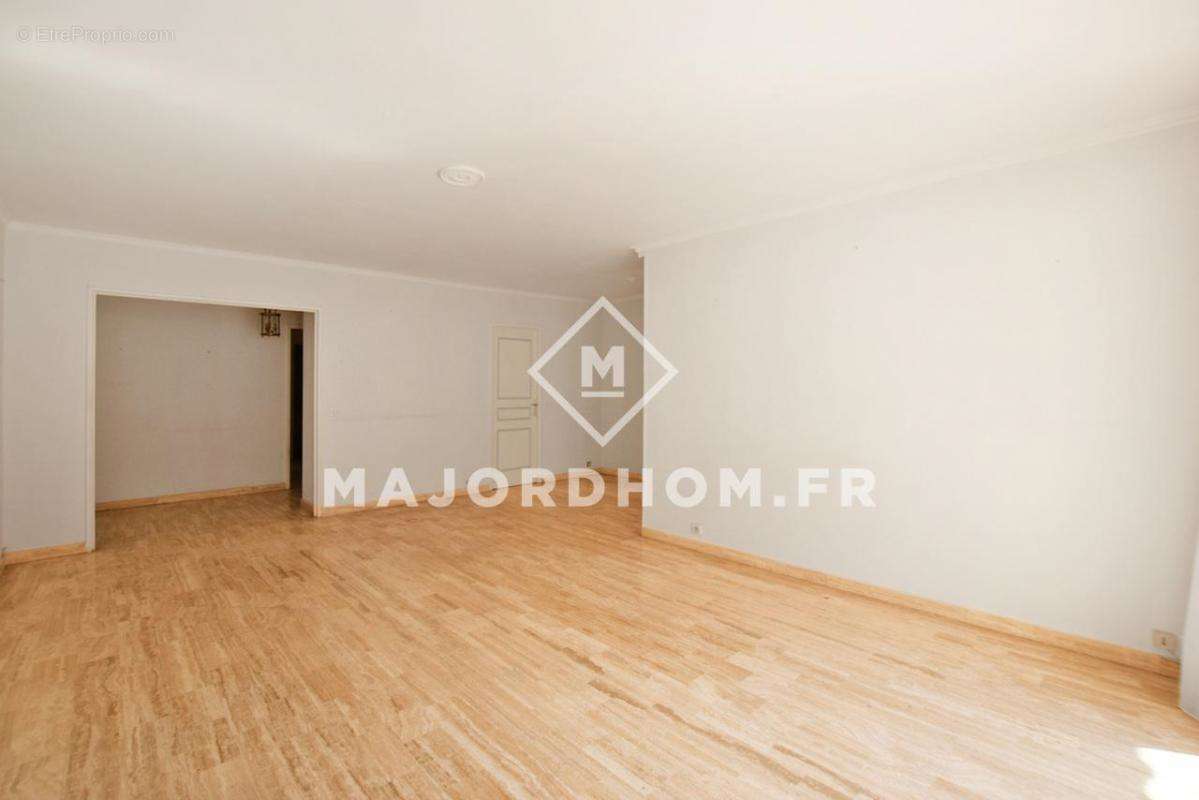 Appartement à MARSEILLE-6E