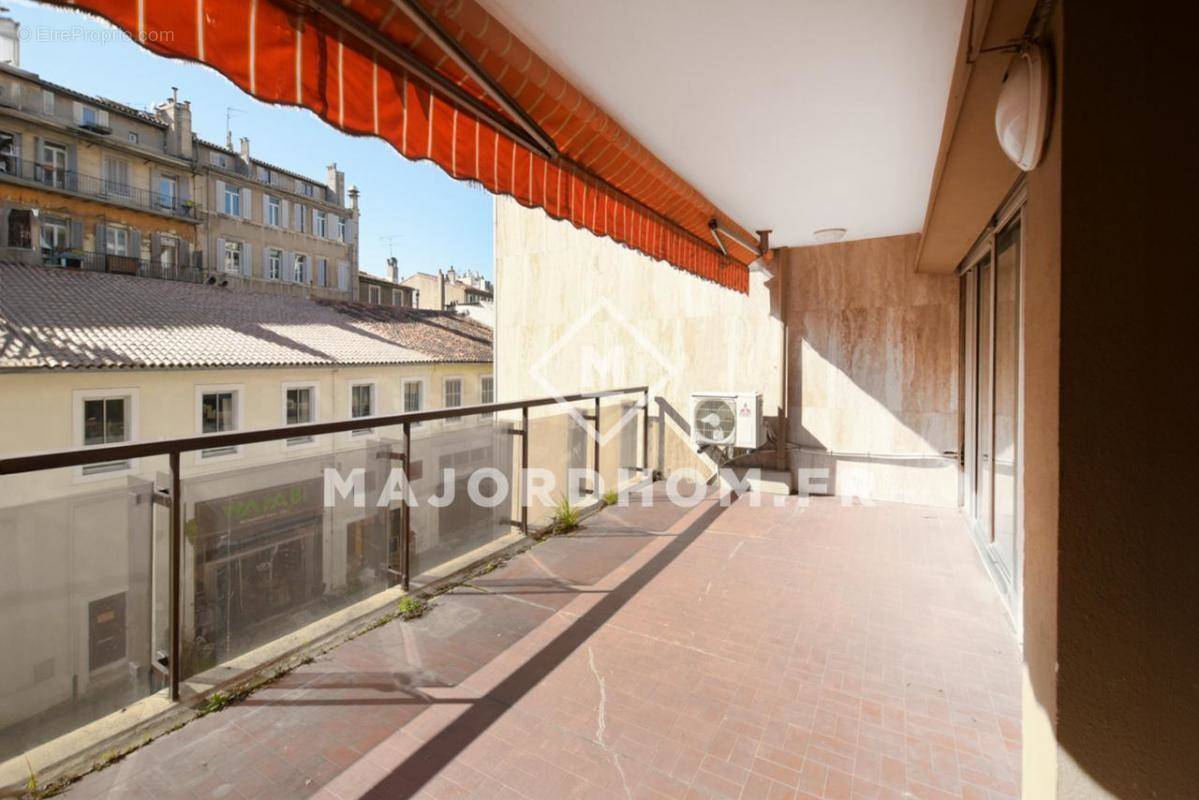 Appartement à MARSEILLE-6E