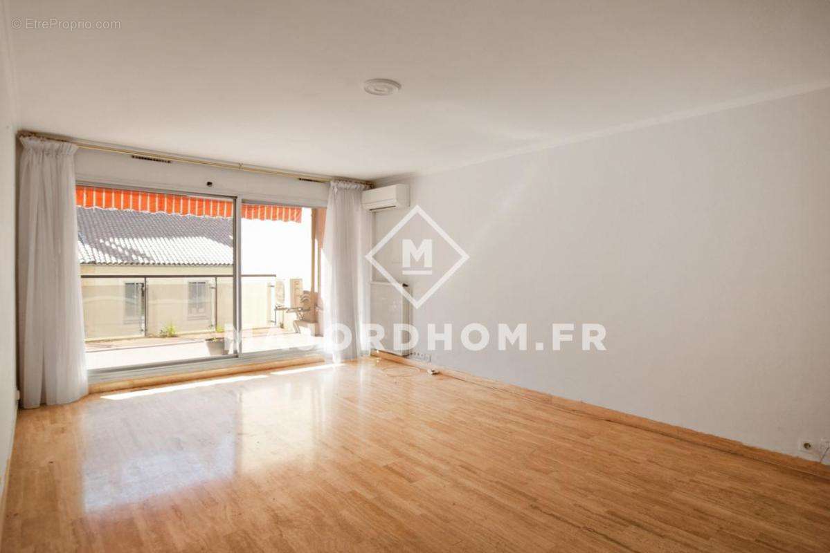 Appartement à MARSEILLE-6E