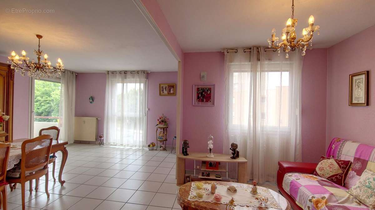 Appartement à CHENOVE