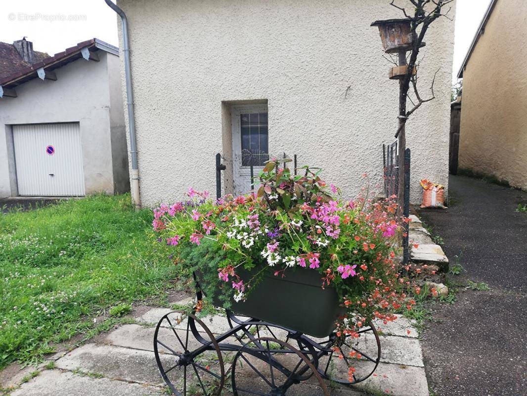 Maison à BREUREY-LES-FAVERNEY