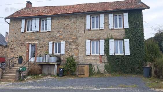 Maison à ORGNAC-SUR-VEZERE