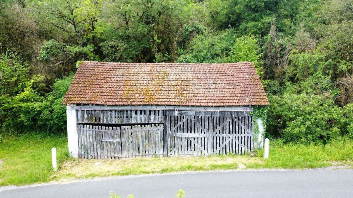 Maison à MARCILHAC-SUR-CELE