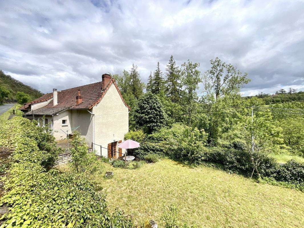 Maison à MARCILHAC-SUR-CELE