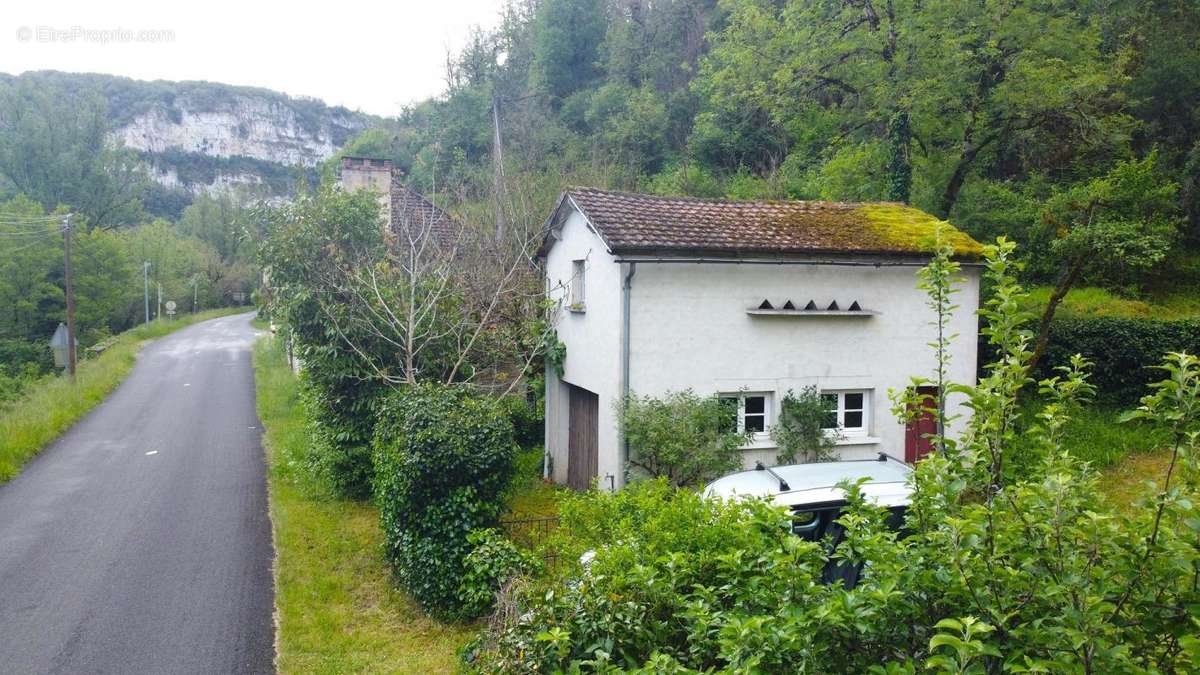 Maison à MARCILHAC-SUR-CELE