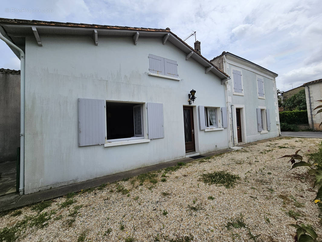 Maison à LE VANNEAU-IRLEAU