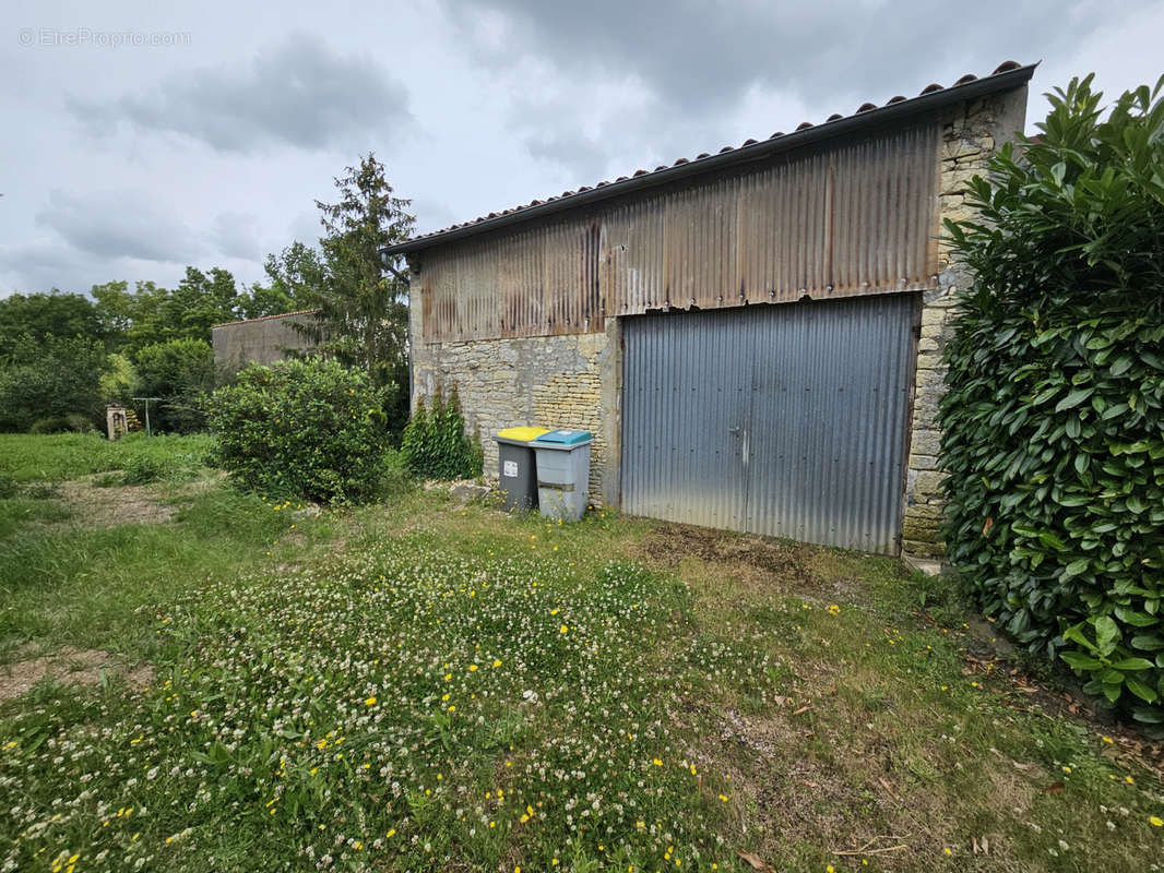 Maison à LE VANNEAU-IRLEAU